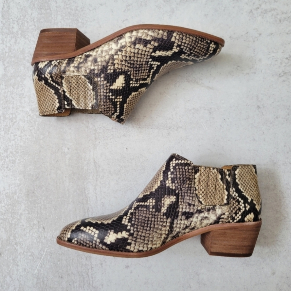 042. Madewell Low Chelsea Boots Snakeskin Leather Size 7